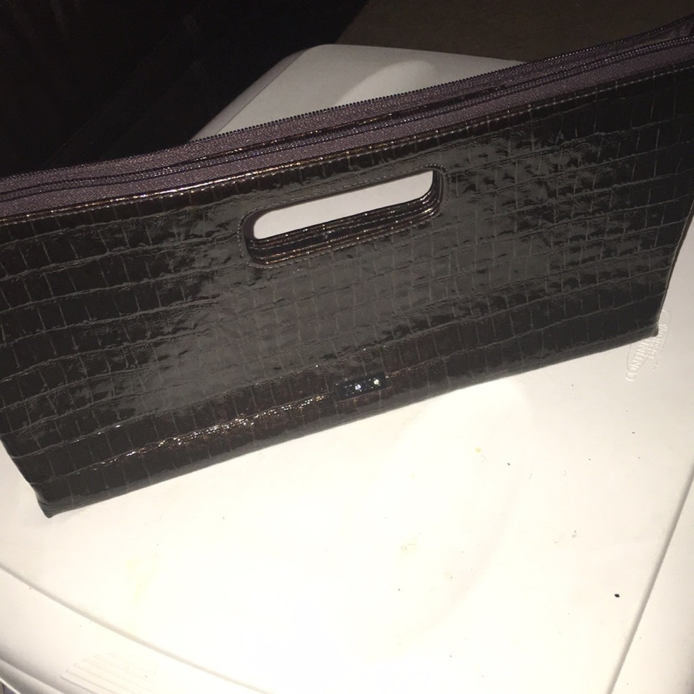 XOXO CLUTCH PURSE